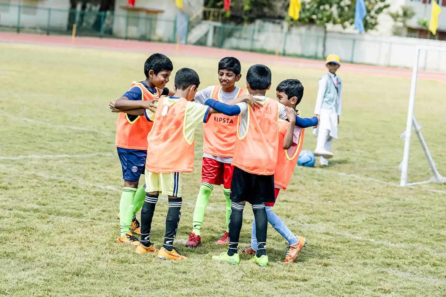 Extra Curricular - Photo 8